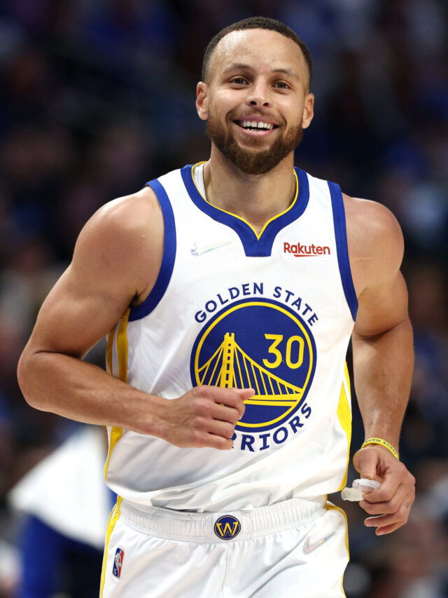 Stephen Curry returned after a two-game absence due to a pelvic injury.